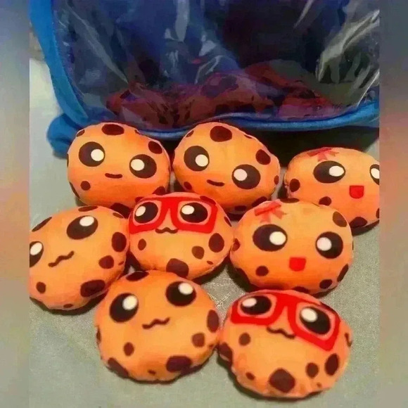 🍪 Large stuffed Chocolate chip bag of cookies w/ emoji faces, full of love ❤️ - Picture 3 of 7